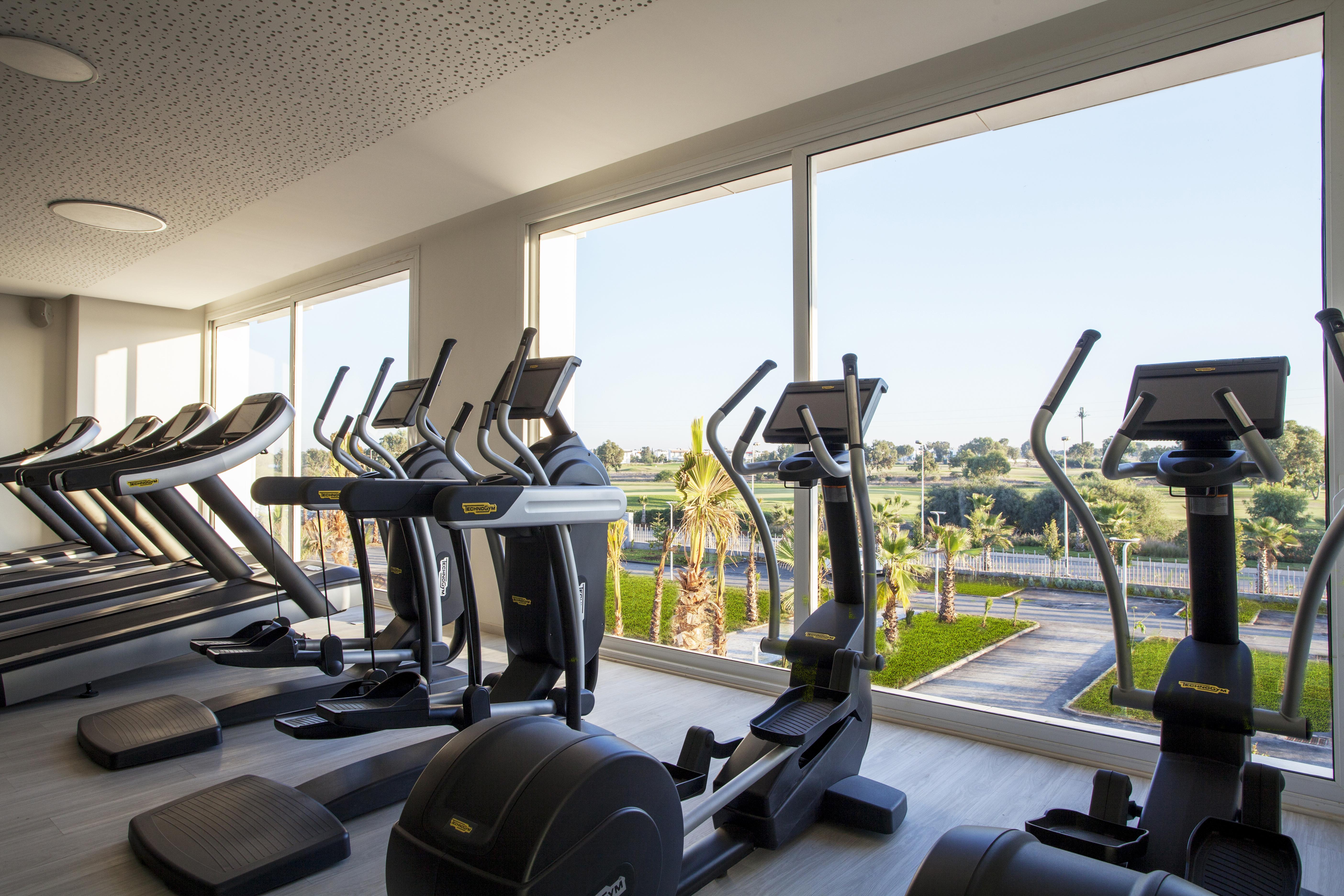 The View Bouznika Hotel Екстериор снимка The gym at the hotel