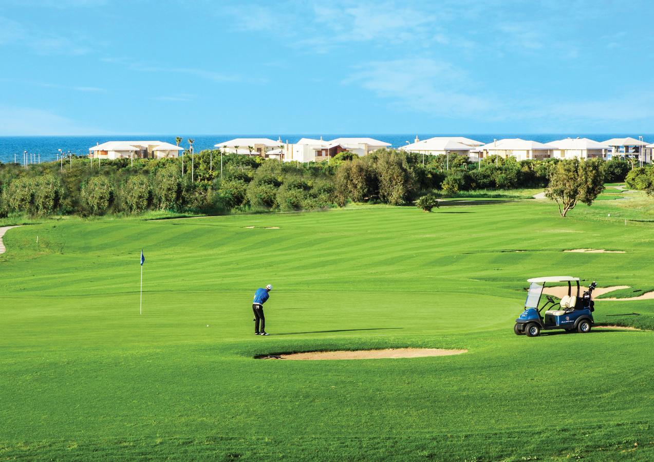 The View Bouznika Hotel Екстериор снимка Golf course at the Atlantis Paradise Island